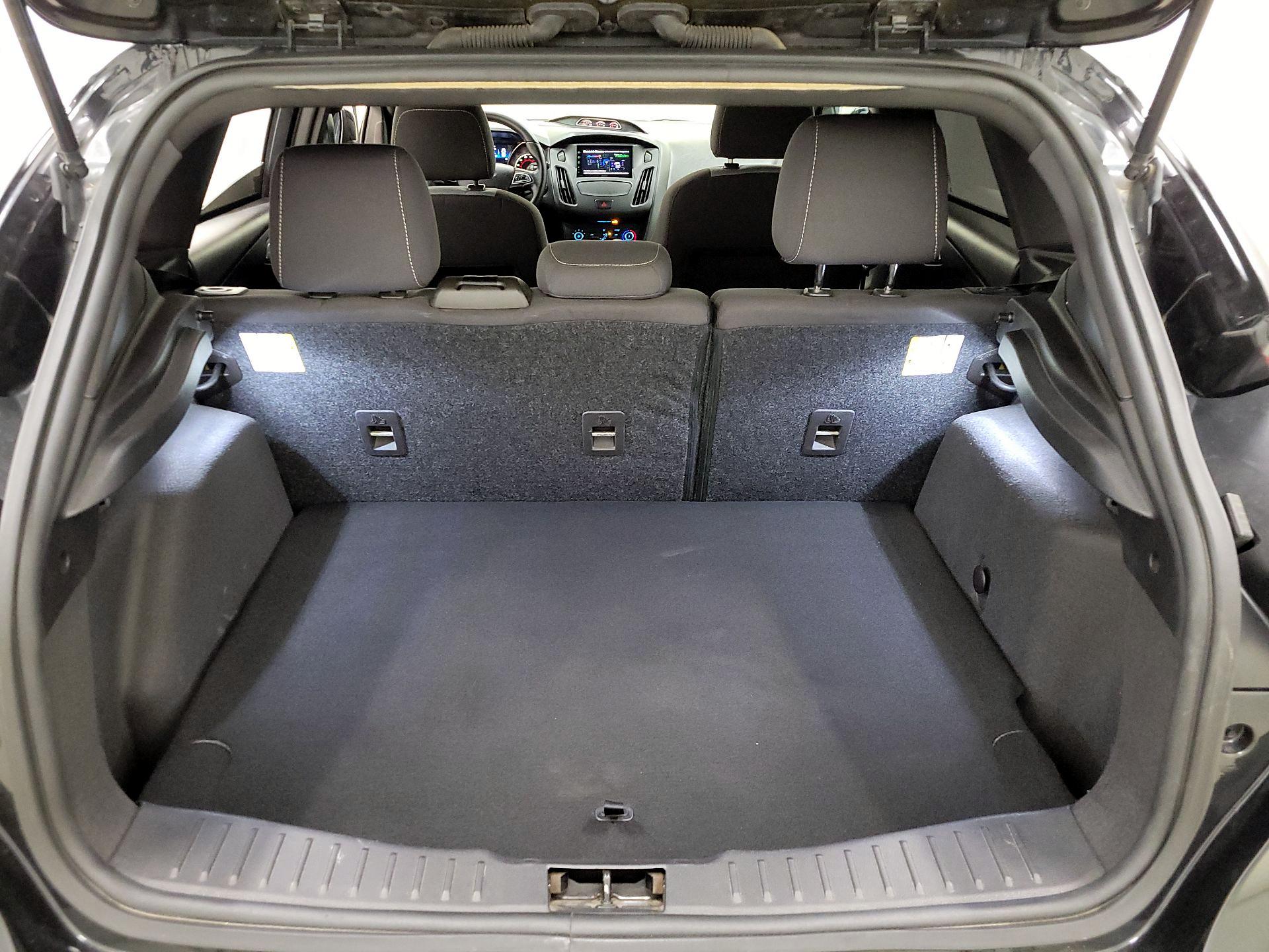 Thumbnail: 2015 Ford Focus - 20