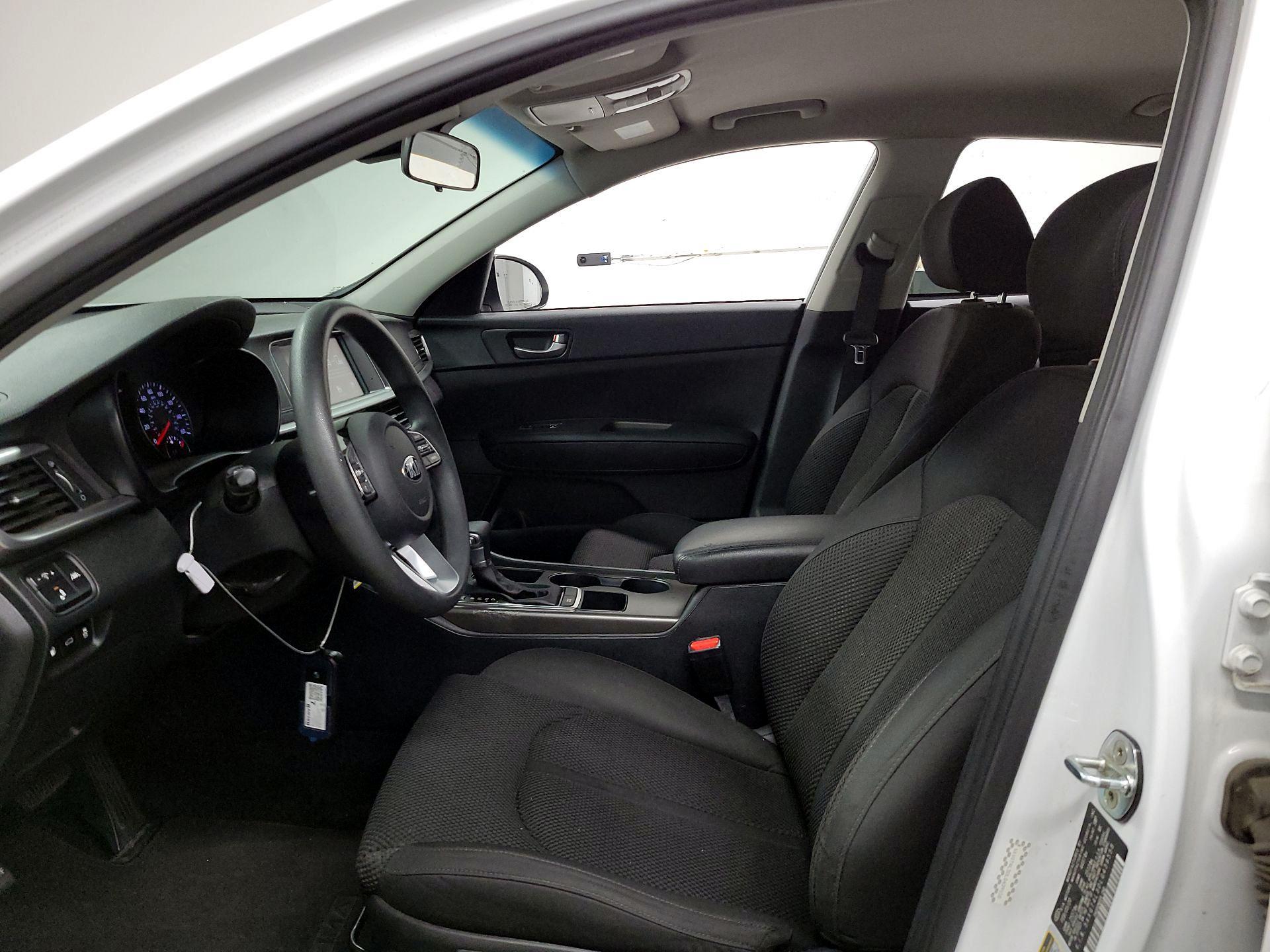 Thumbnail: 2020 Kia Optima - 11