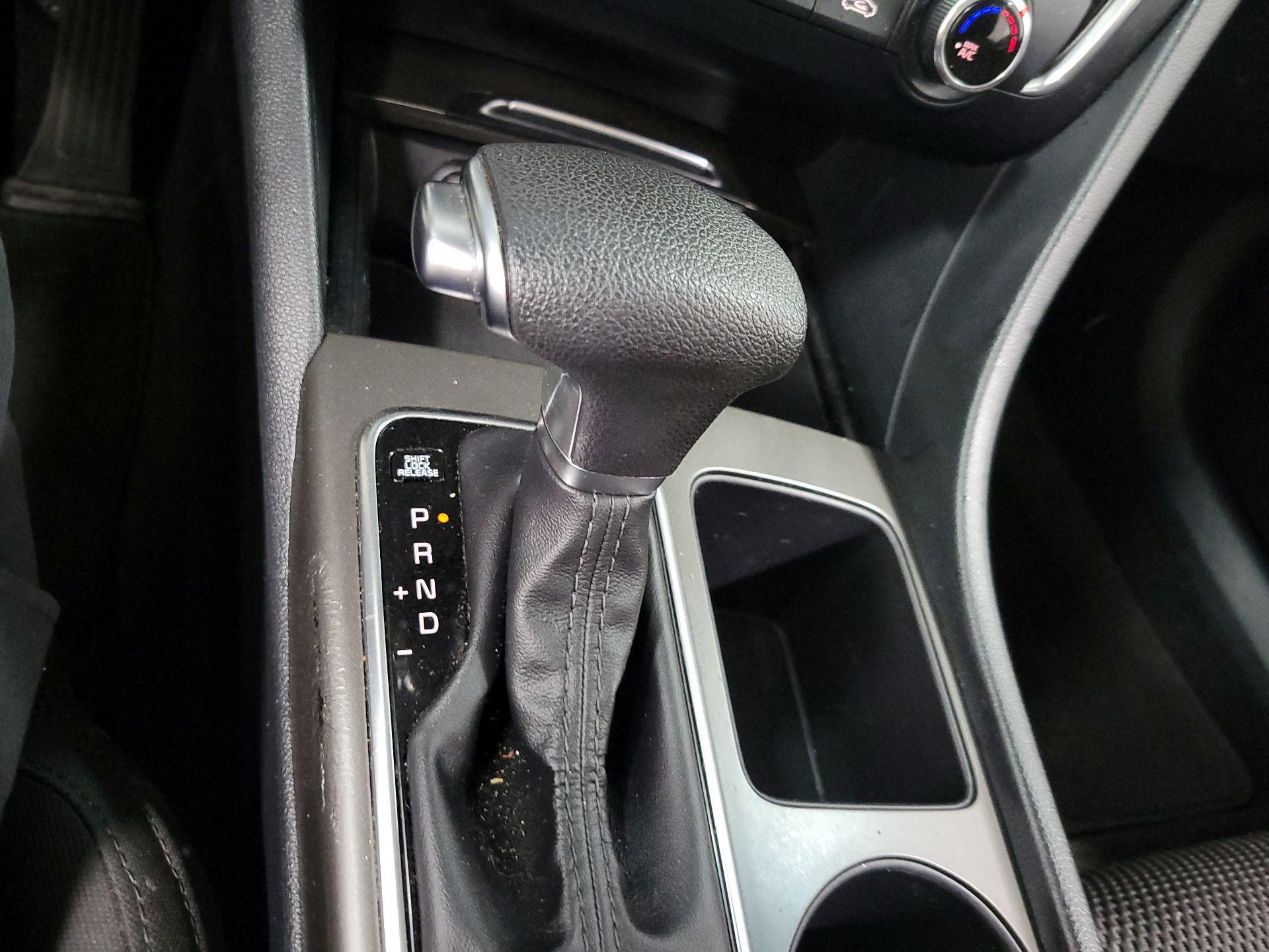 Thumbnail: 2020 Kia Optima - 16