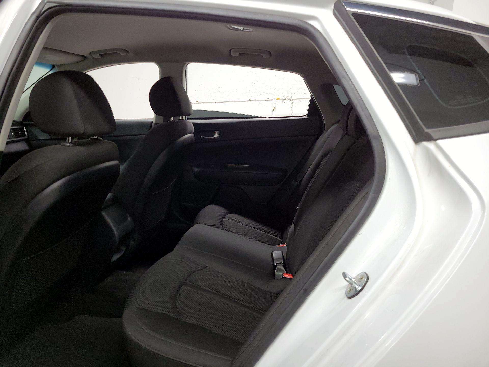 Thumbnail: 2020 Kia Optima - 17