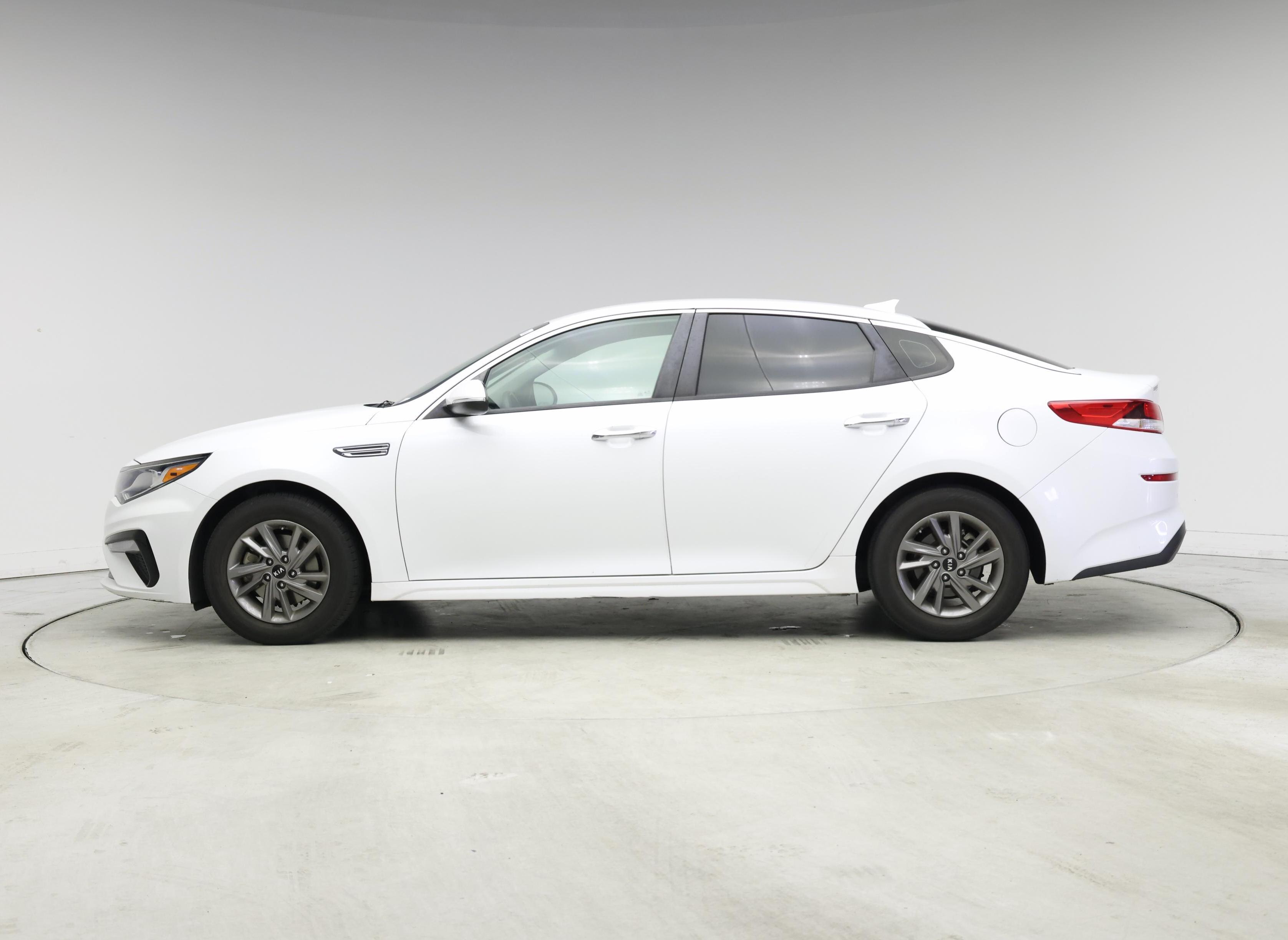 Thumbnail: 2020 Kia Optima - 3