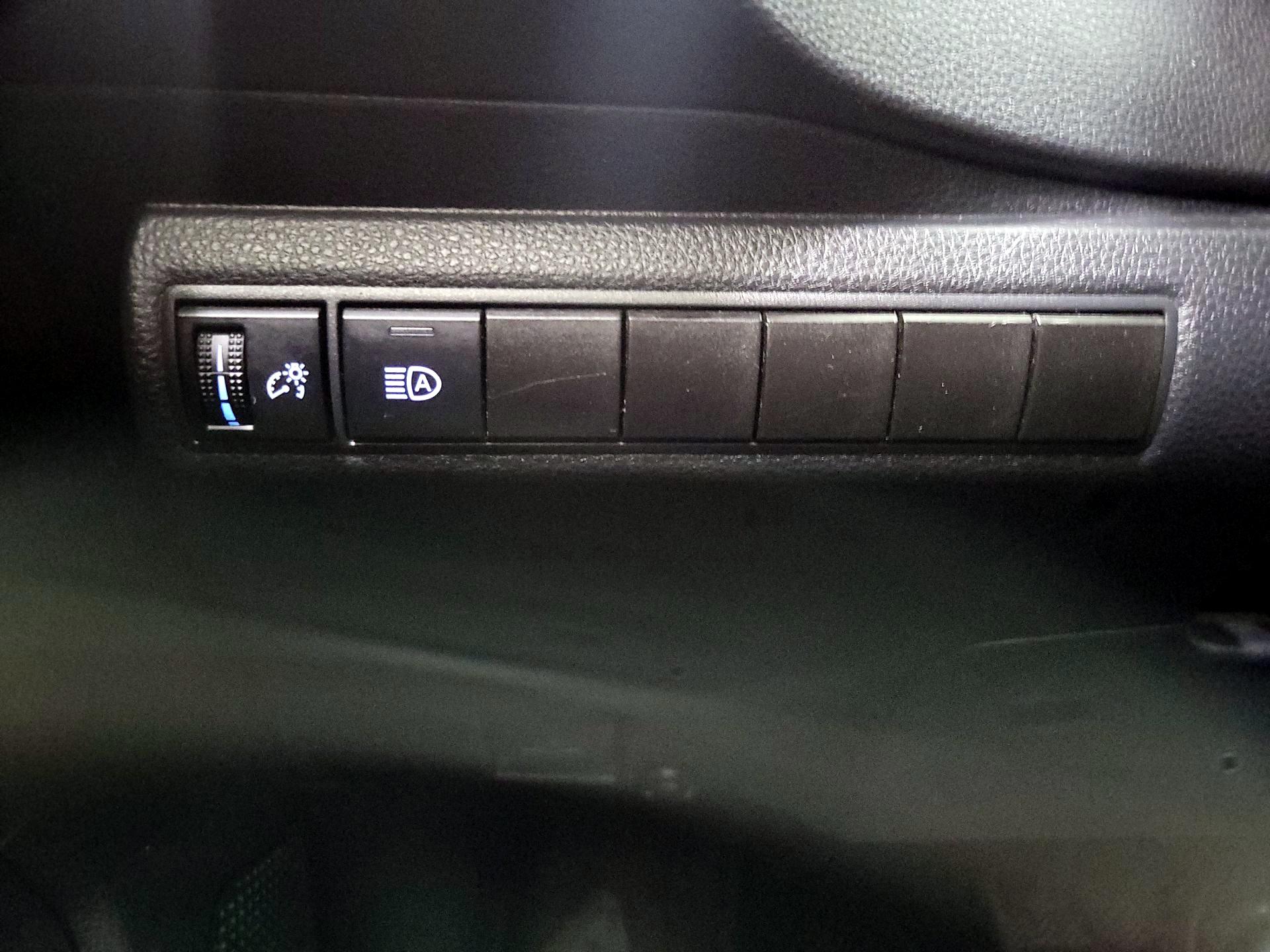 Thumbnail: 2021 Toyota Corolla - 13