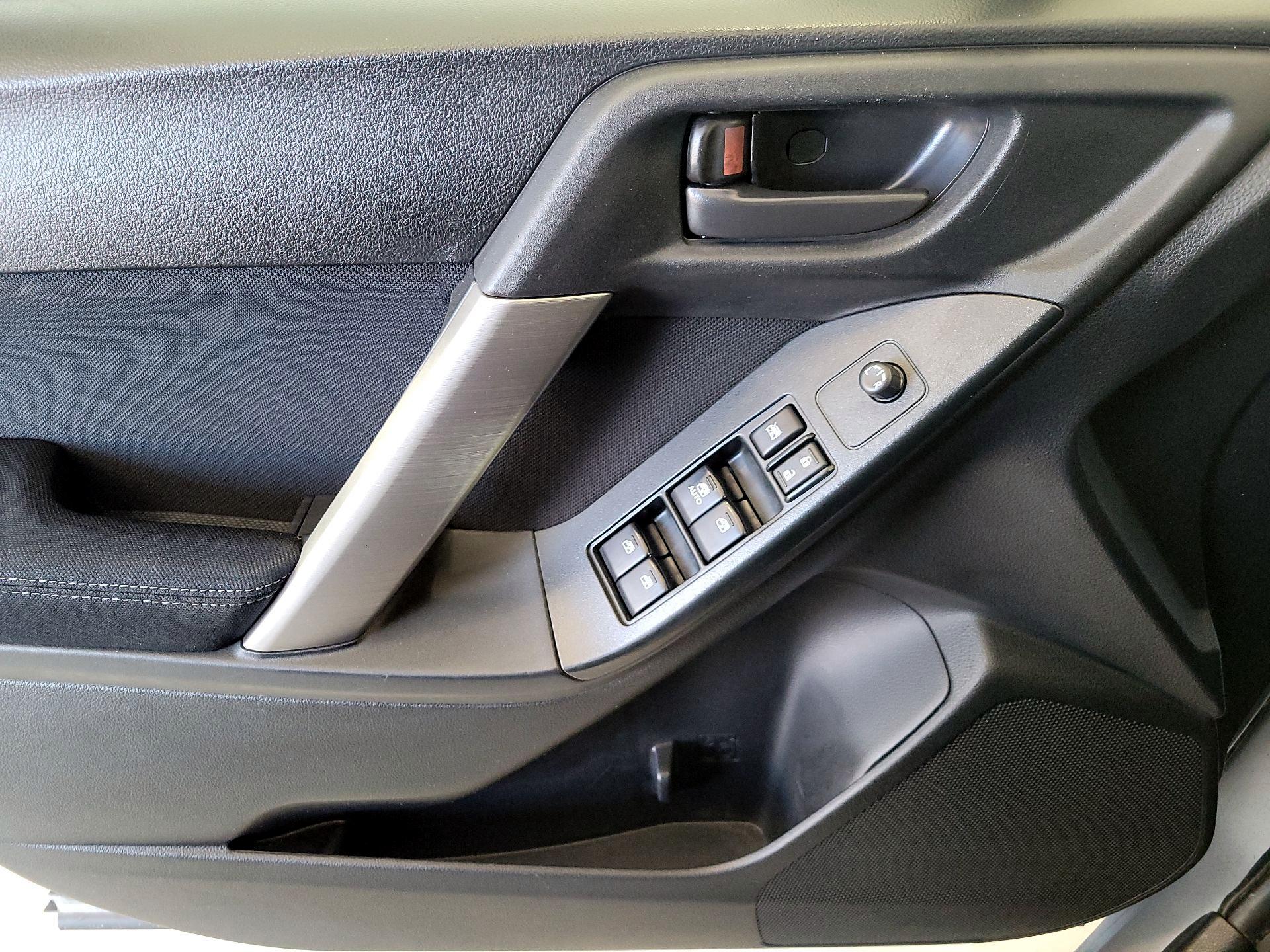 Thumbnail: 2015 Subaru Forester - 12