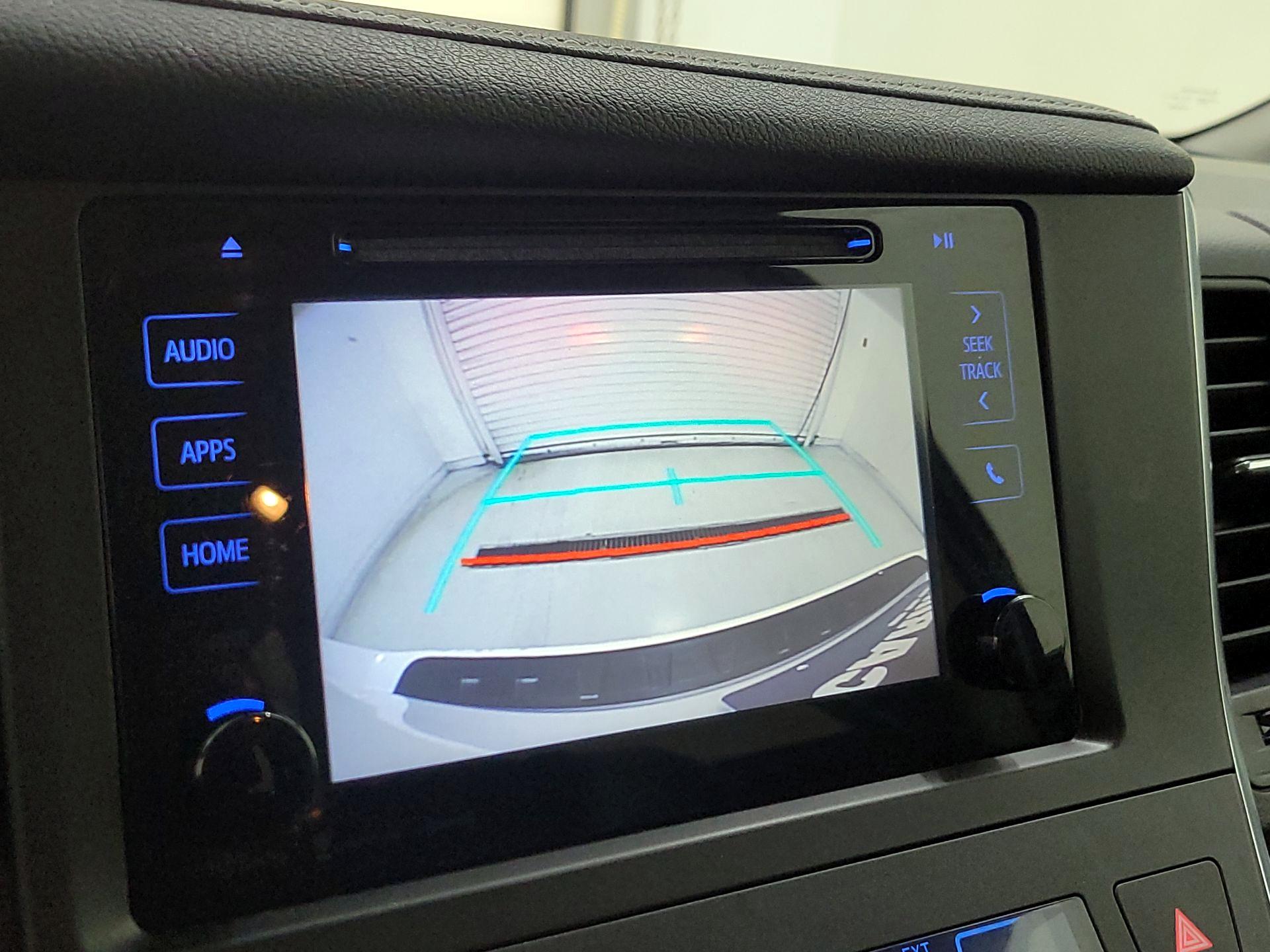 Thumbnail: 2017 Toyota Sienna - 14