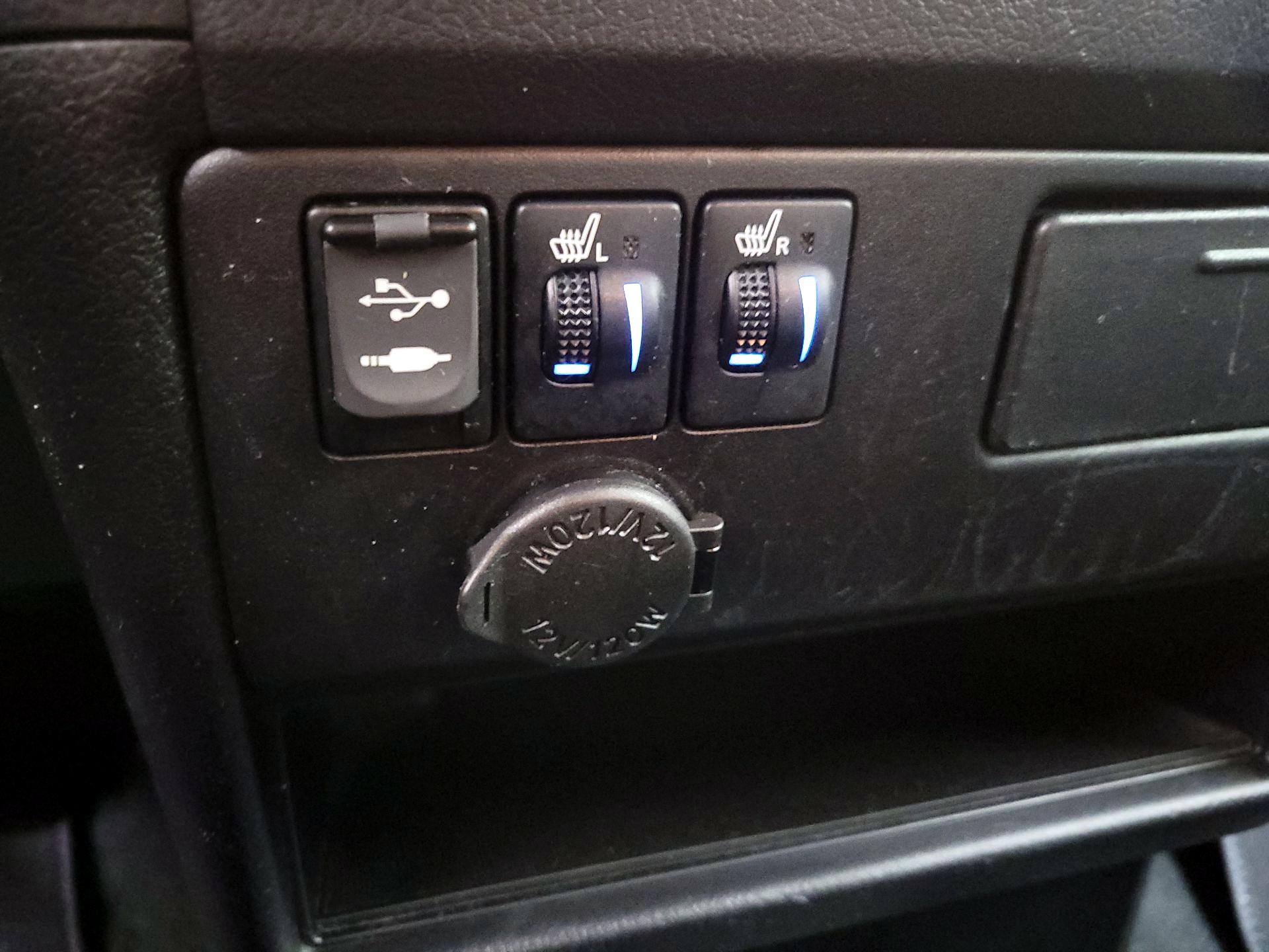 Thumbnail: 2017 Toyota Sienna - 18