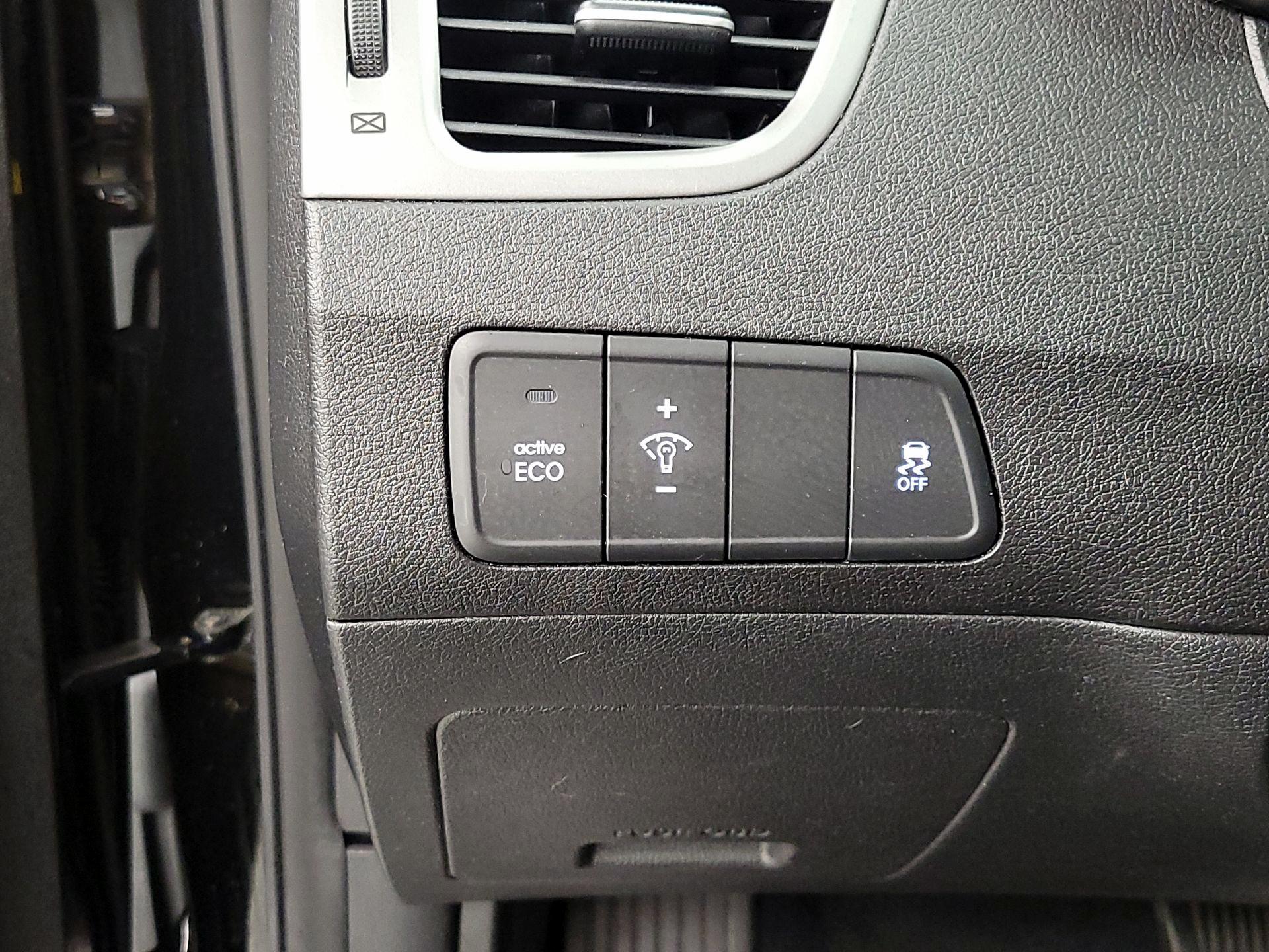 Thumbnail: 2014 Hyundai Elantra - 13