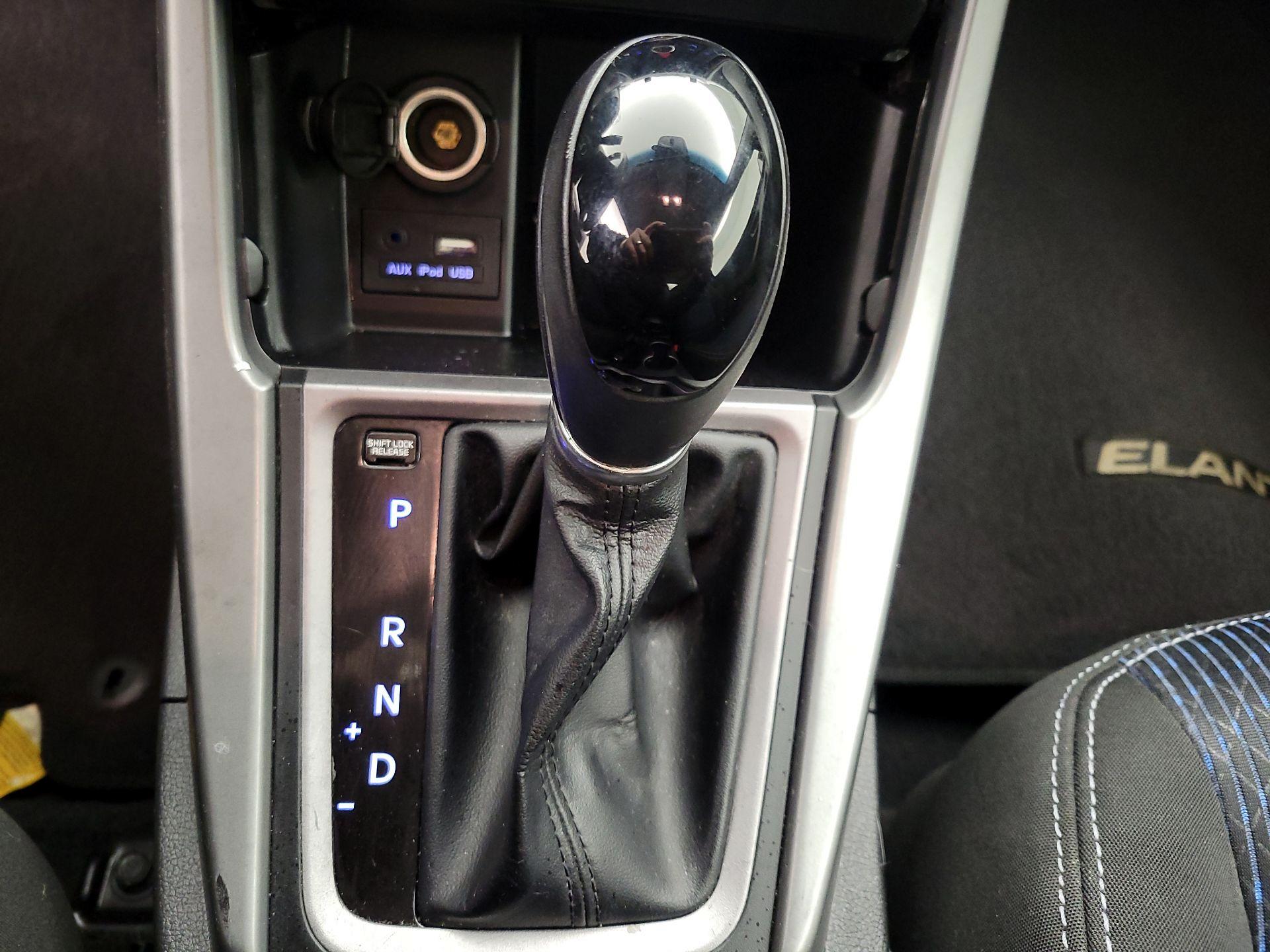 Thumbnail: 2014 Hyundai Elantra - 16