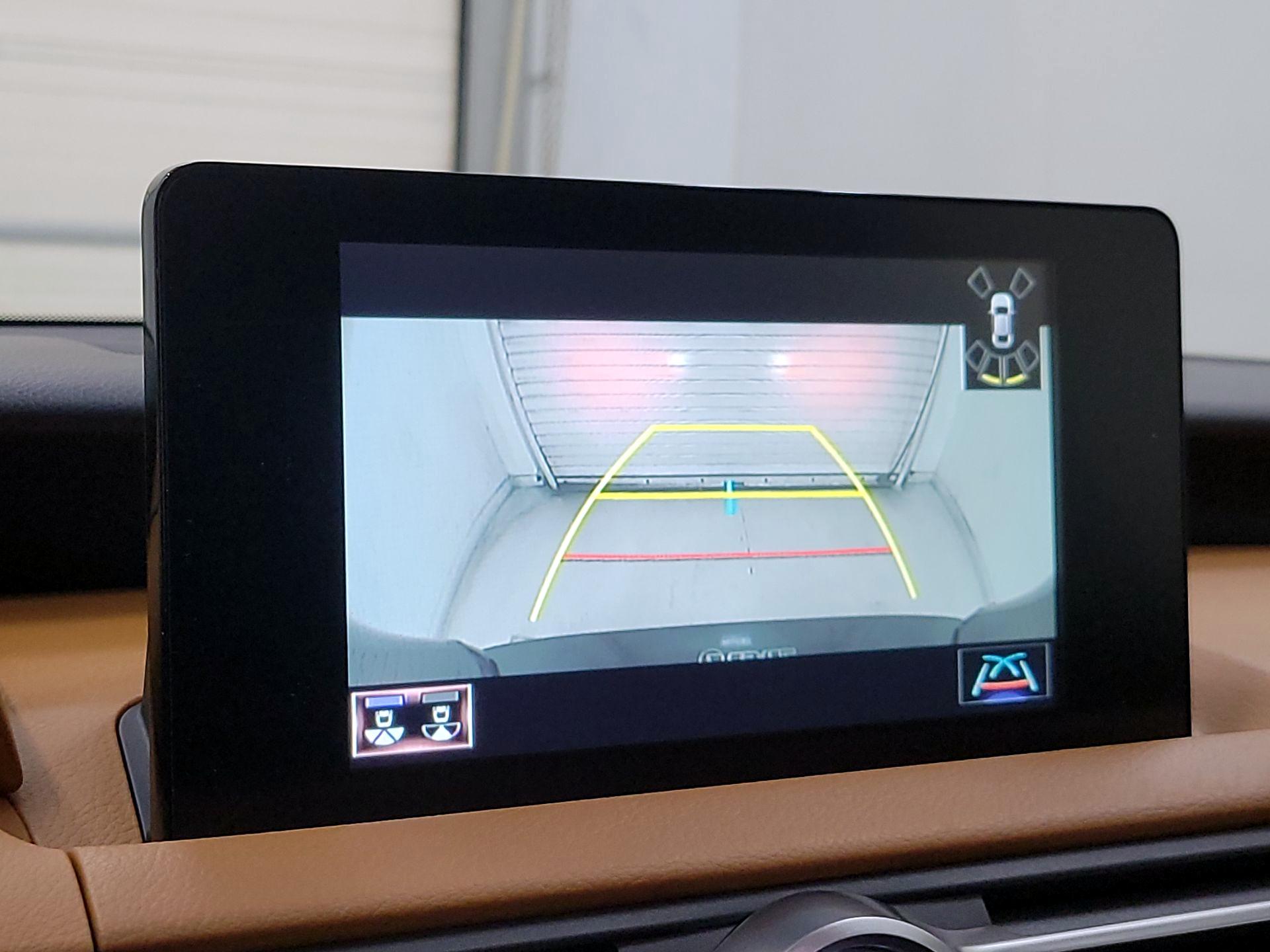 Thumbnail: 2021 Lexus IS - 14