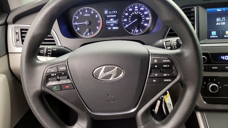 2016 Hyundai Sonata SE 10