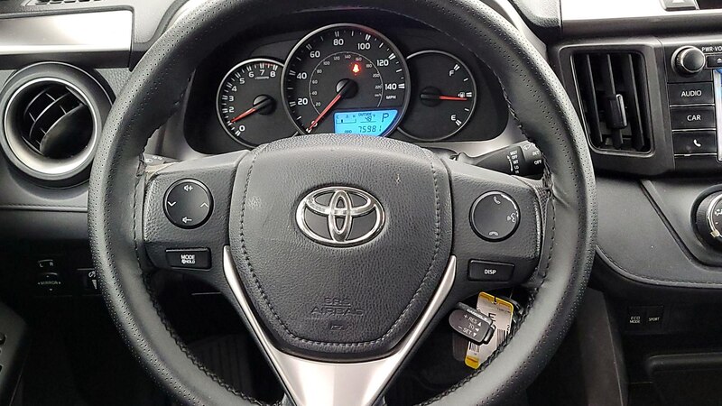 2016 Toyota RAV4 LE 10