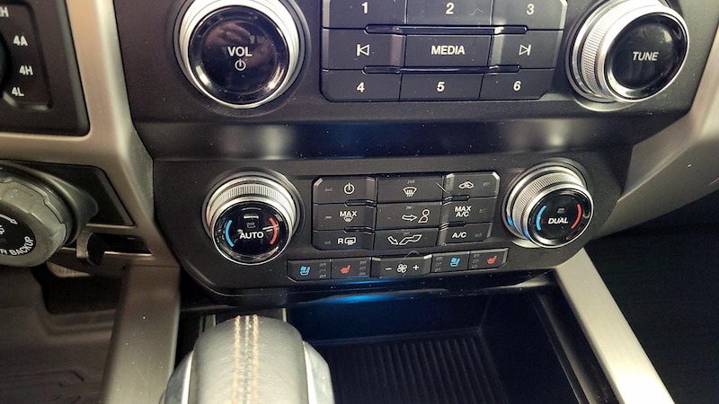 2020 Ford F-150 Platinum 17
