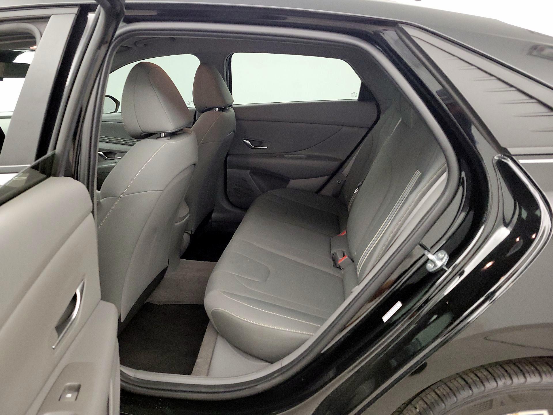 Thumbnail: 2023 Hyundai Elantra - 20