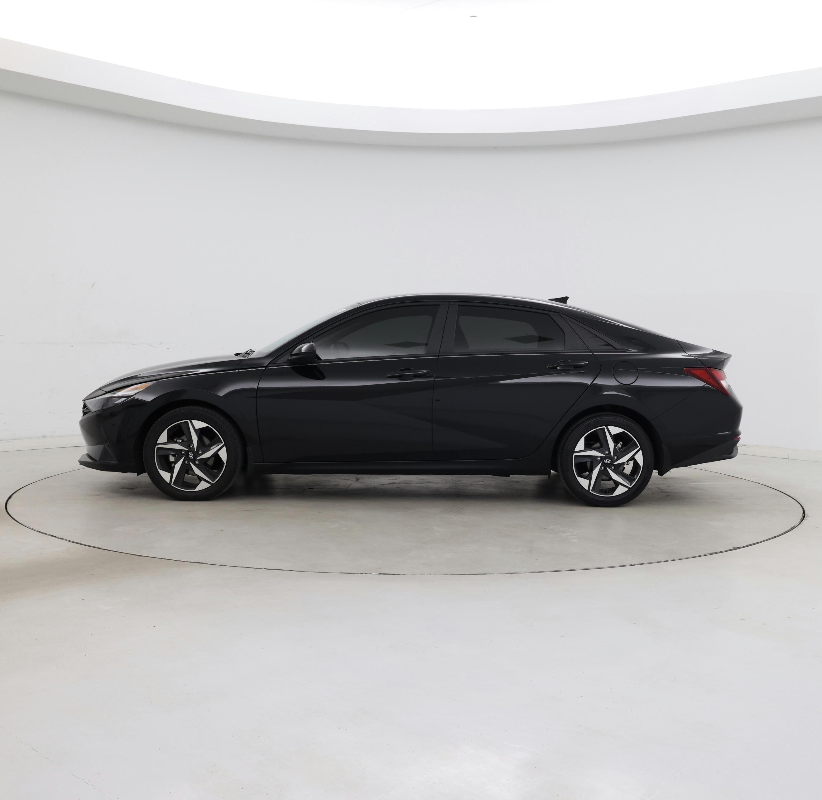 Thumbnail: 2023 Hyundai Elantra - 3