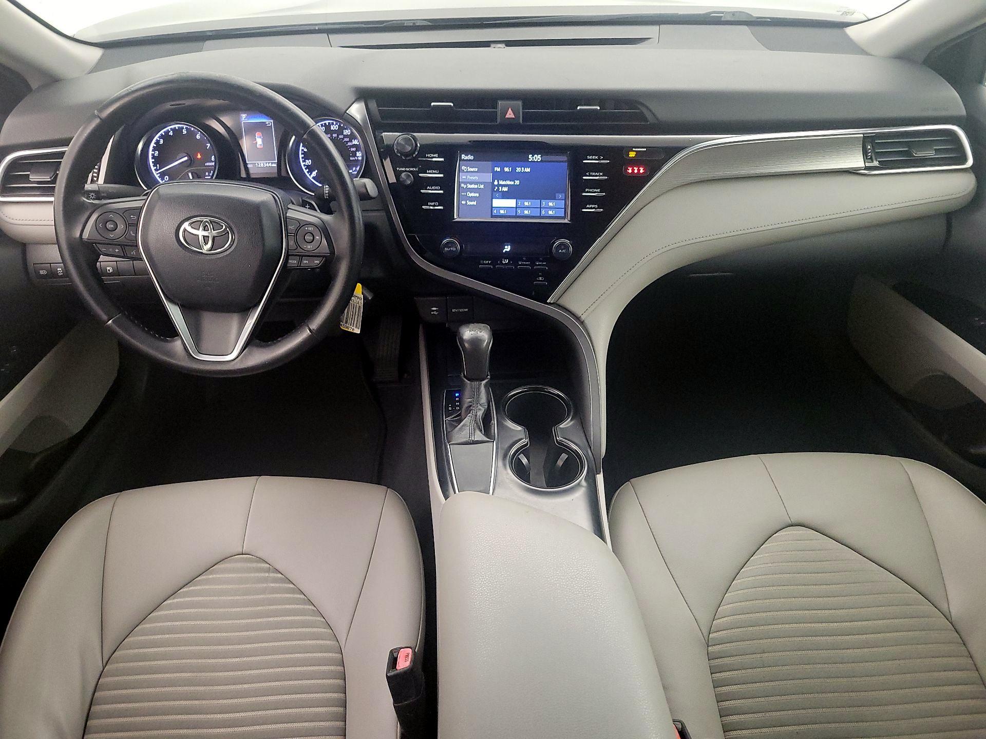 Thumbnail: 2018 Toyota Camry - 9