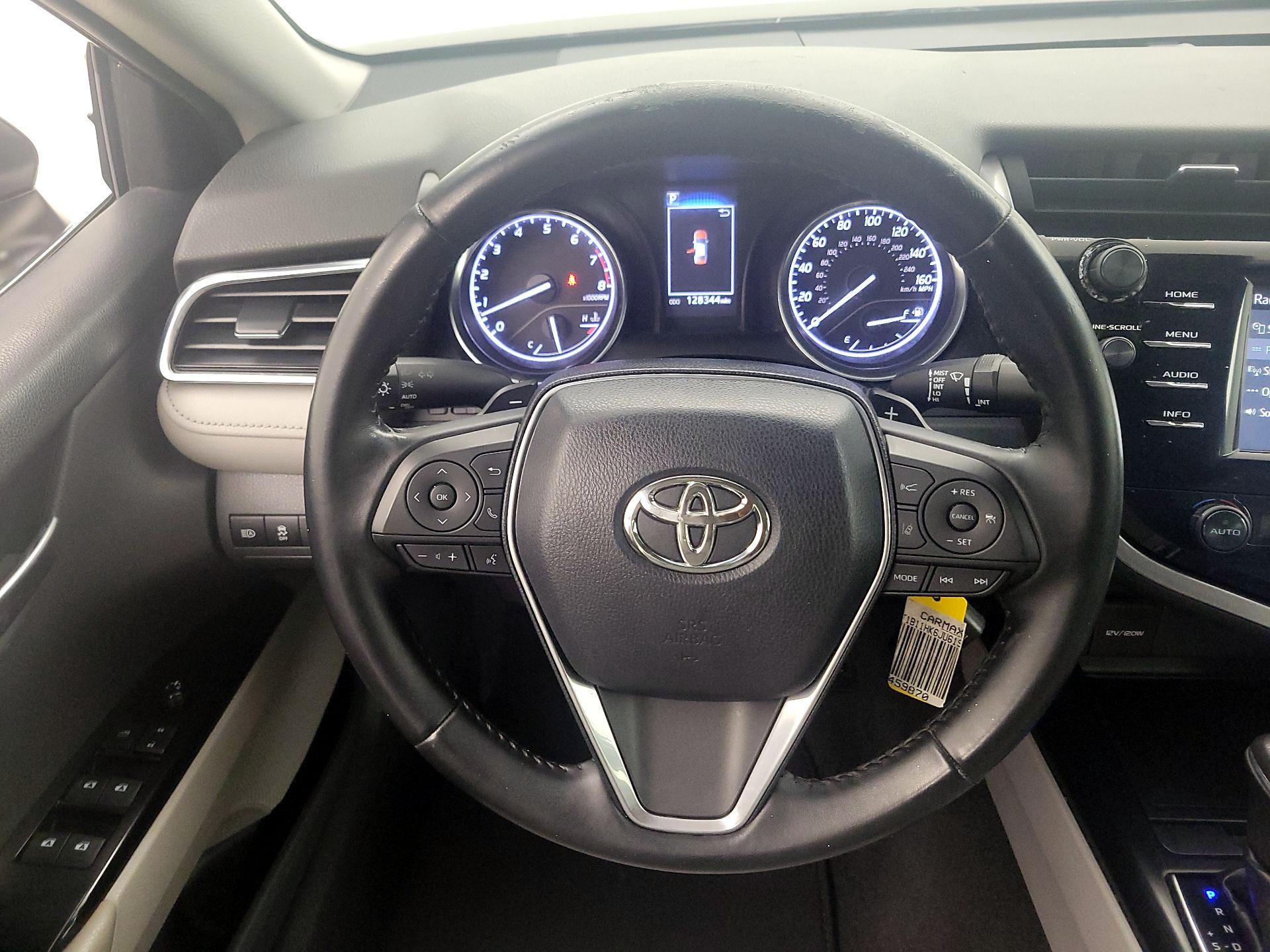 Thumbnail: 2018 Toyota Camry - 10