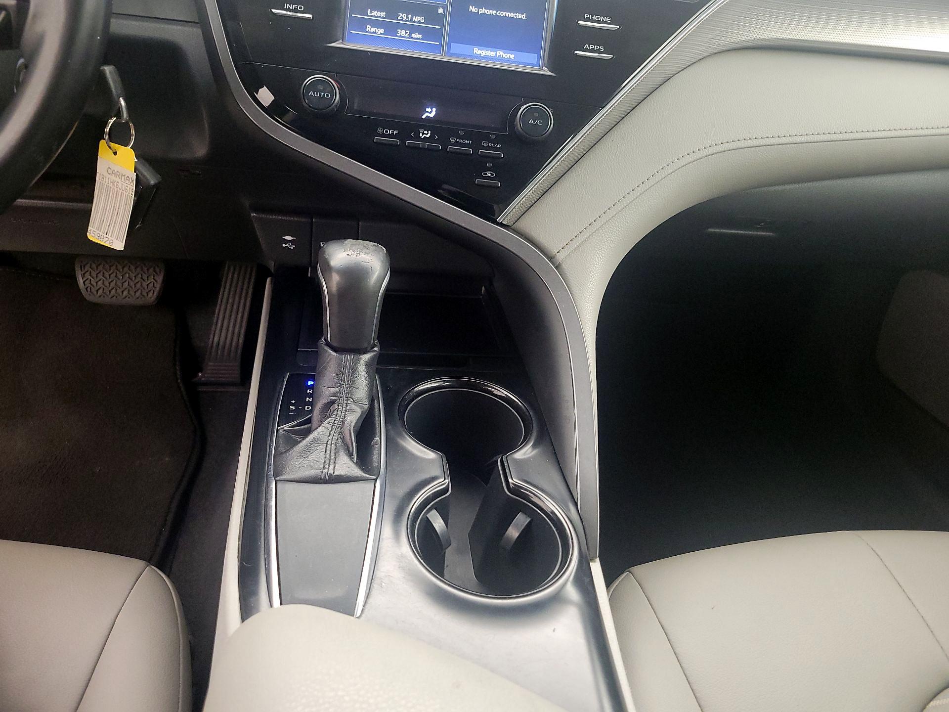 Thumbnail: 2018 Toyota Camry - 17