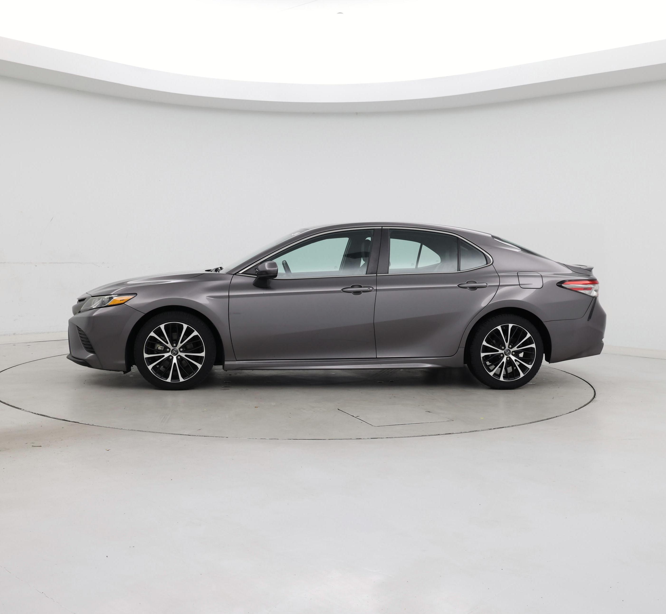 Thumbnail: 2018 Toyota Camry - 3