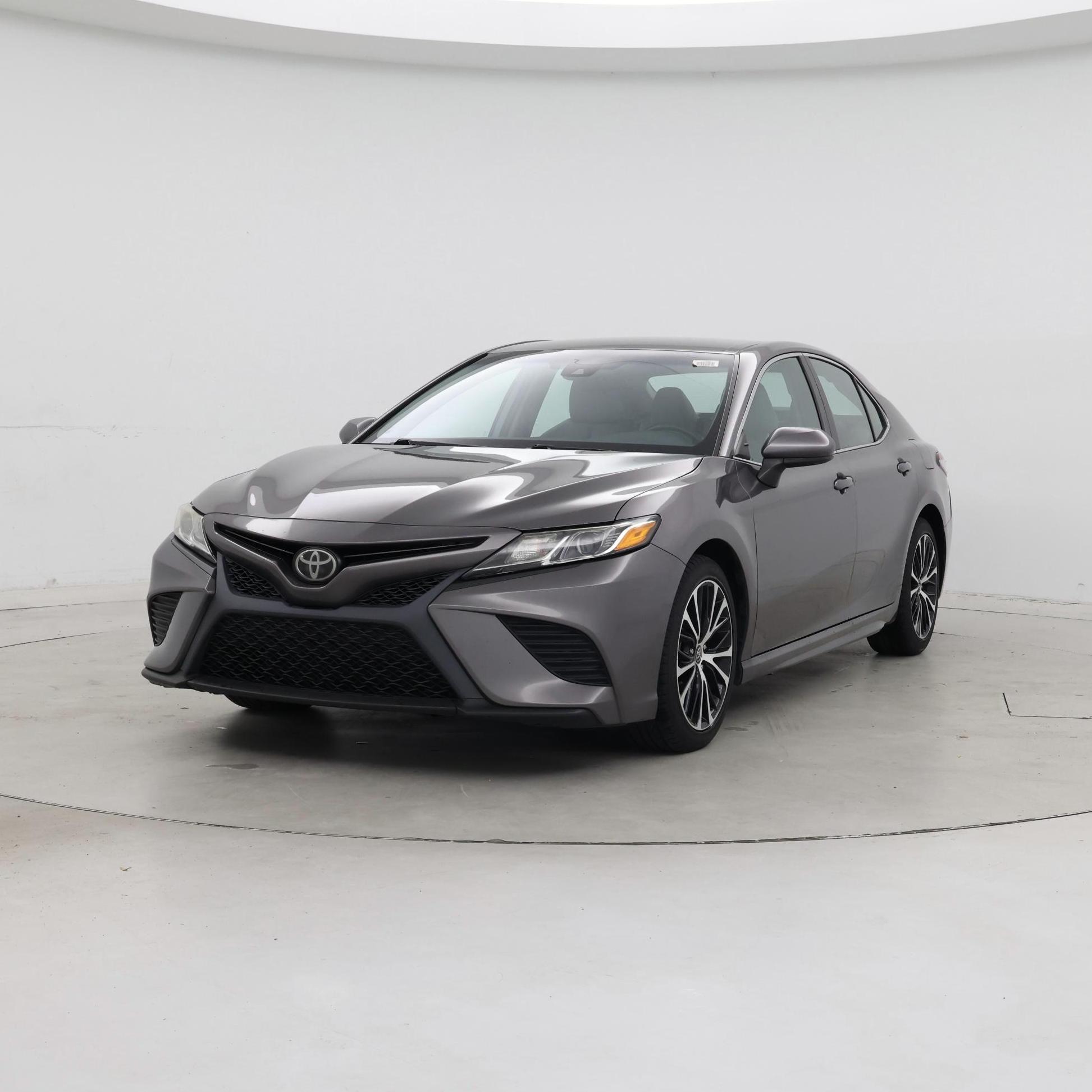 Thumbnail: 2018 Toyota Camry - 4