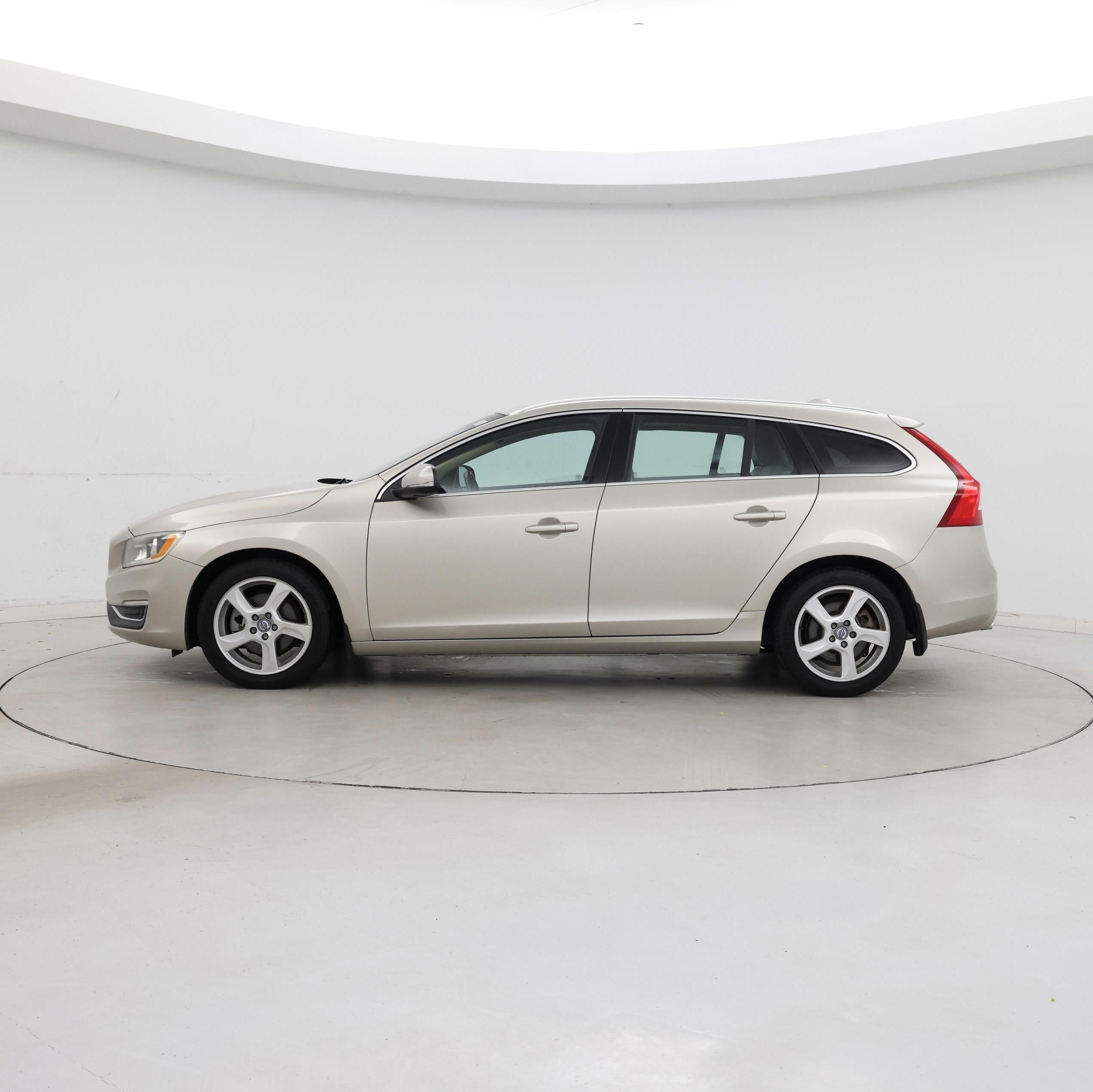 Thumbnail: 2017 Volvo V60 - 3