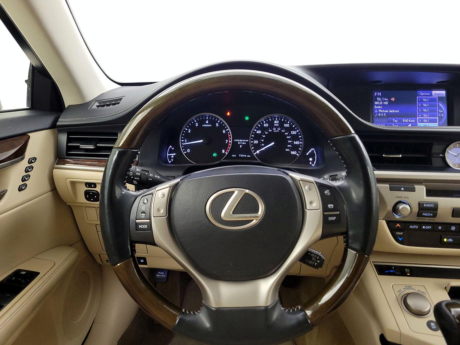 Thumbnail: 2014 Lexus ES - 10