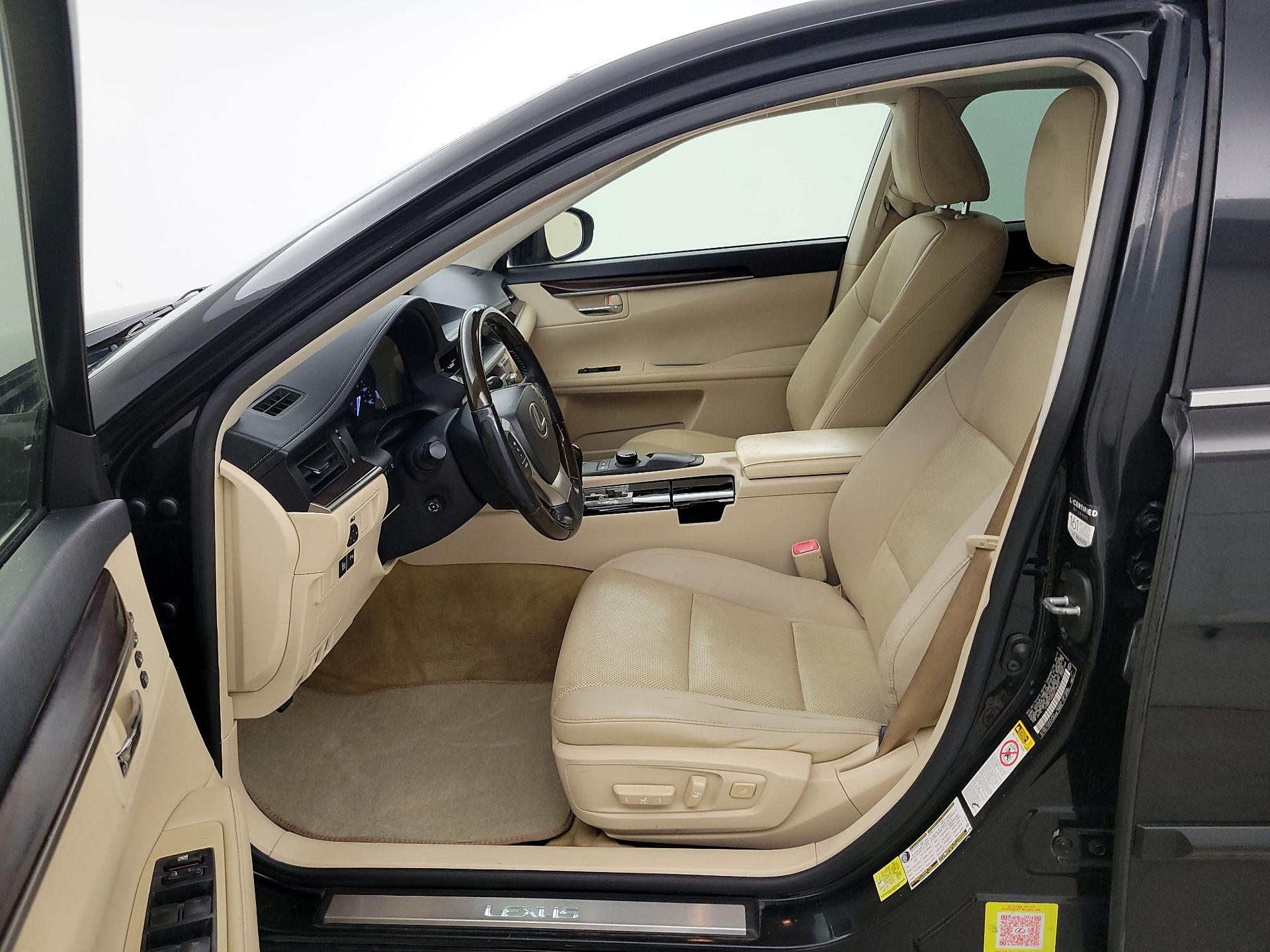 Thumbnail: 2014 Lexus ES - 11