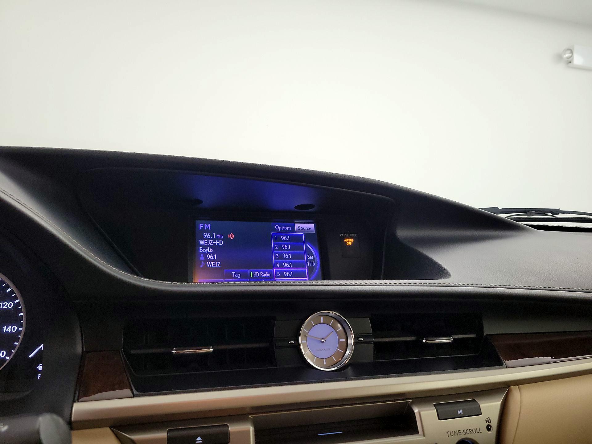 Thumbnail: 2014 Lexus ES - 15