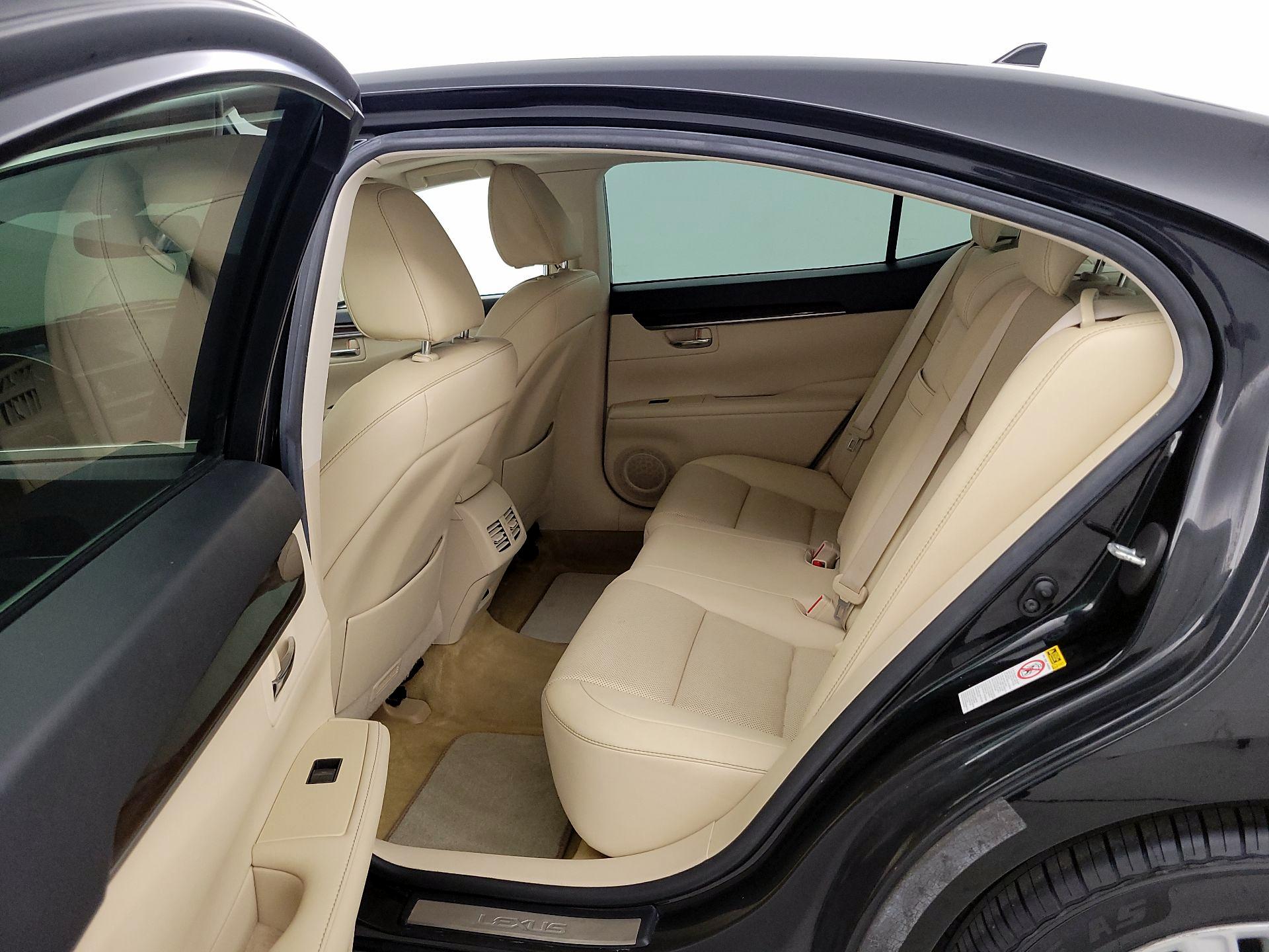 Thumbnail: 2014 Lexus ES - 19
