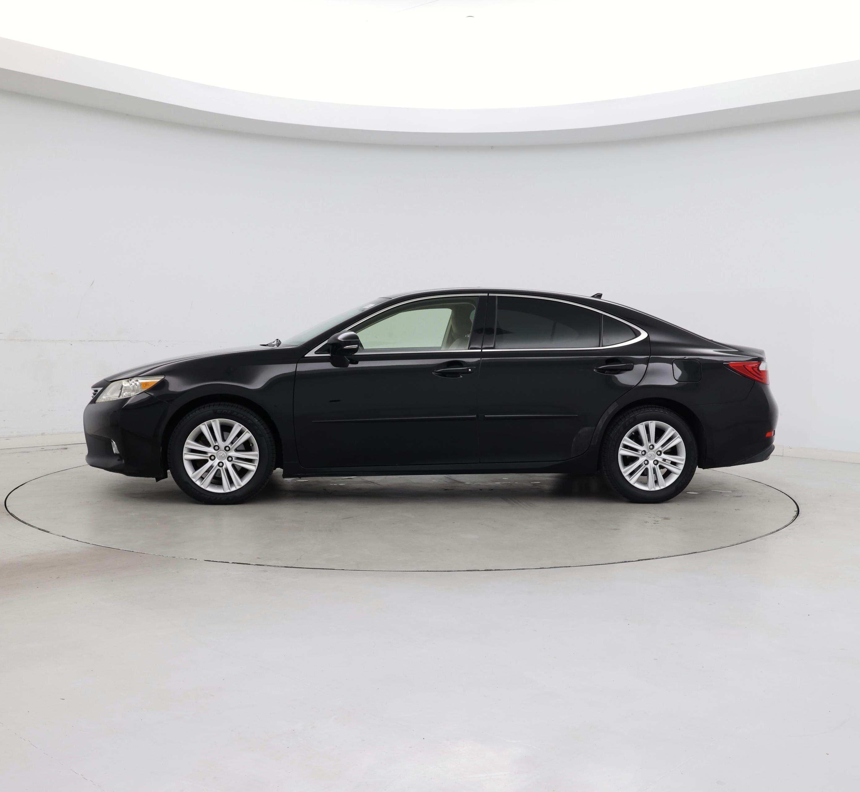 Thumbnail: 2014 Lexus ES - 3