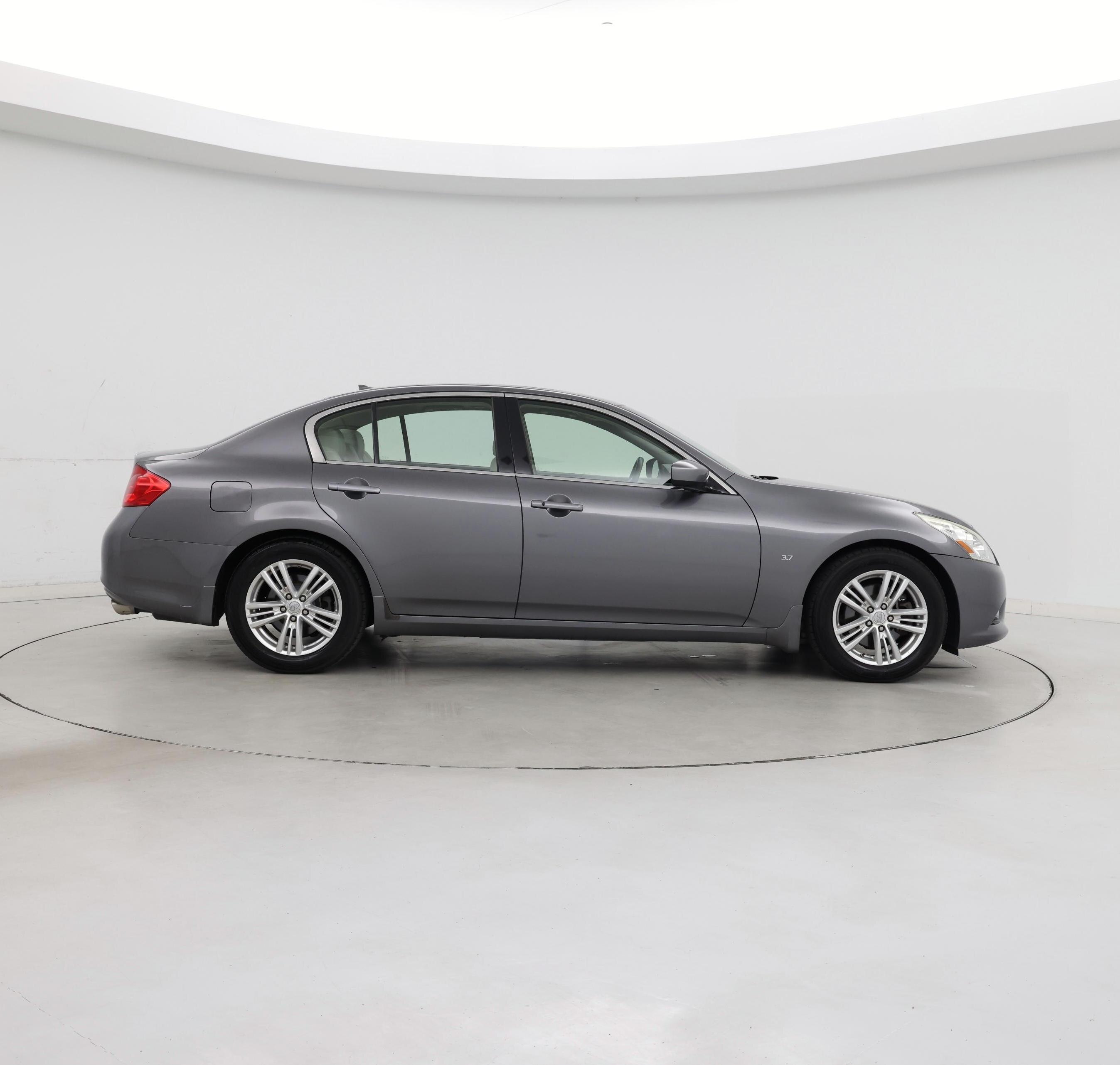 Thumbnail: 2015 INFINITI  - 7