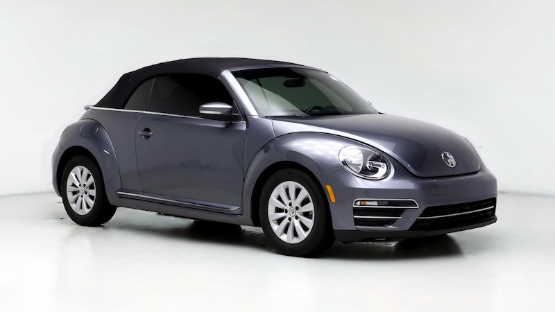 2018 Volkswagen Beetle SE Hero Image