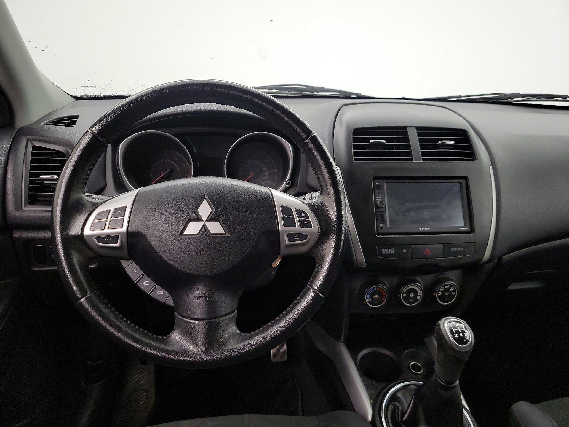 Thumbnail: 2013 Mitsubishi Outlander Sport - 10