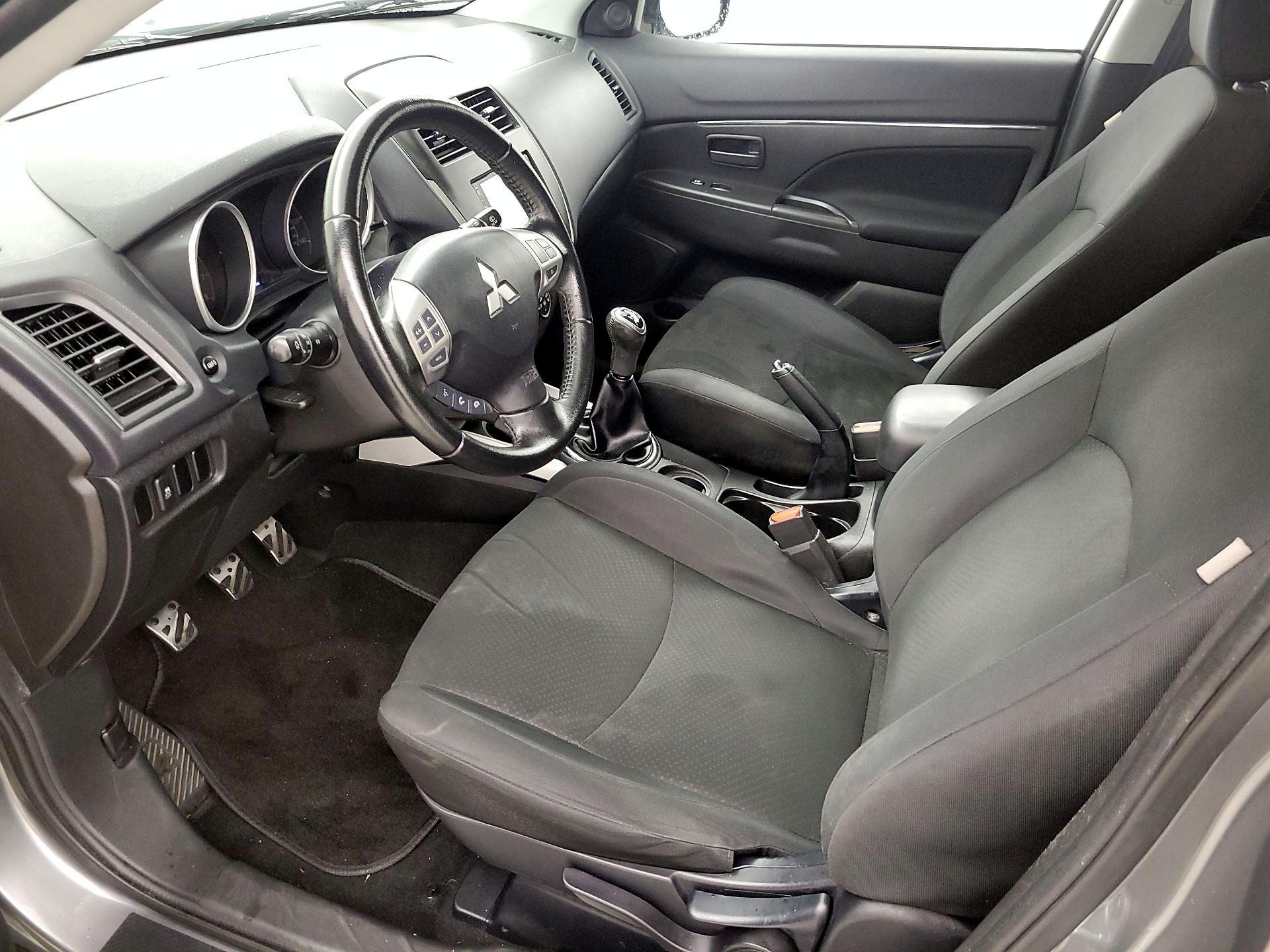 Thumbnail: 2013 Mitsubishi Outlander Sport - 11