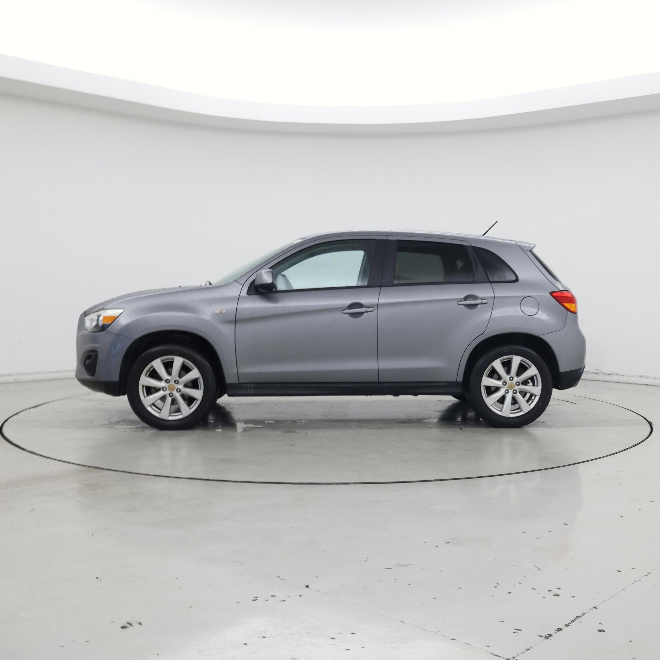 Thumbnail: 2013 Mitsubishi Outlander Sport - 3