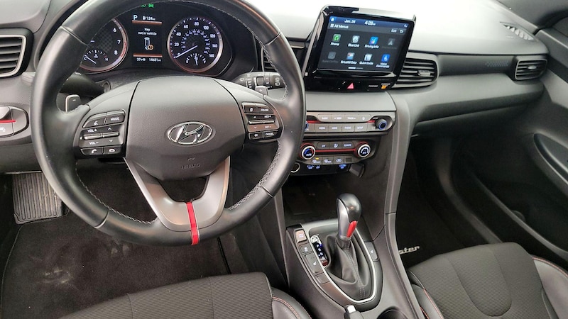 2020 Hyundai Veloster Premium 9