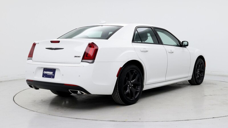 2022 Chrysler 300 Touring 8