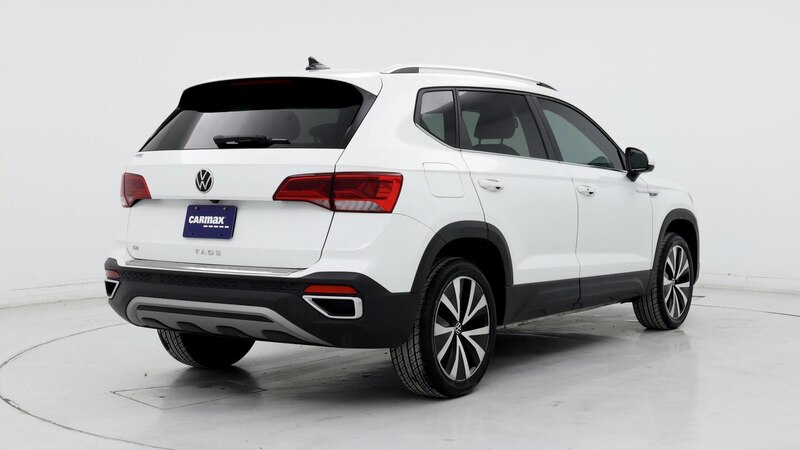 2022 Volkswagen Taos SE 8