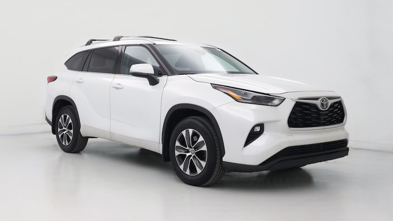 2022 Toyota Highlander XLE Hero Image