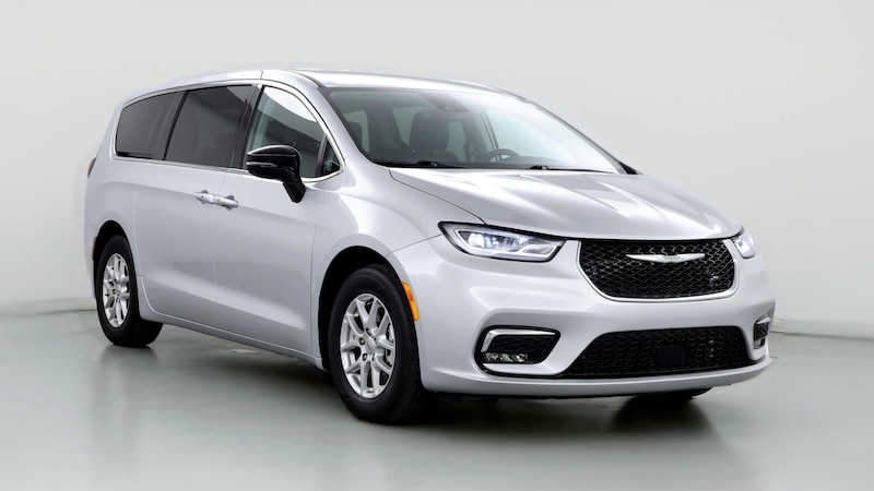 2024 Chrysler Pacifica Touring L Hero Image