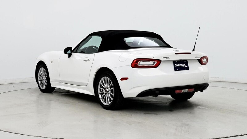 2018 Fiat 124 Spider Classica 2