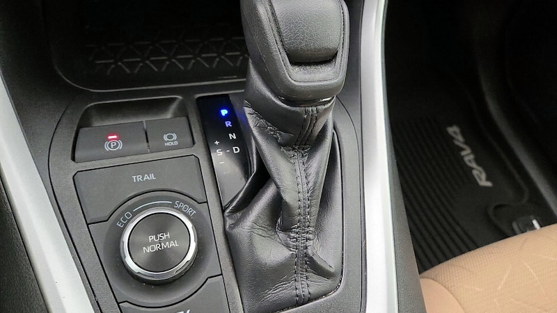 2021 Toyota RAV4 XLE 15