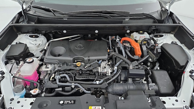 2021 Toyota RAV4 XLE 19
