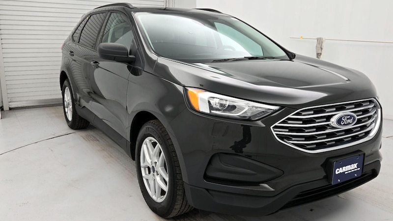 2022 Ford Edge SE Hero Image