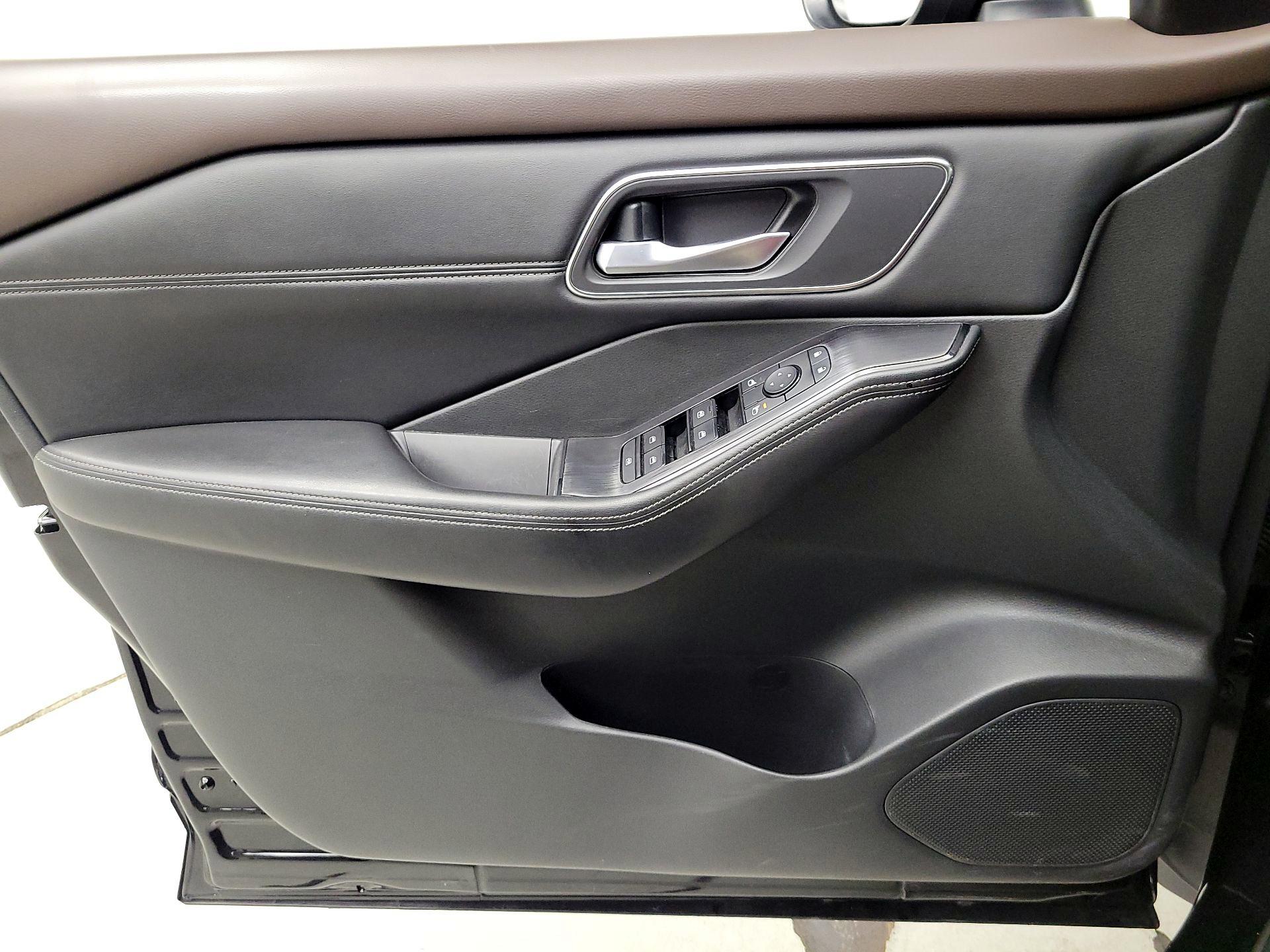 Thumbnail: 2021 Nissan Rogue - 12