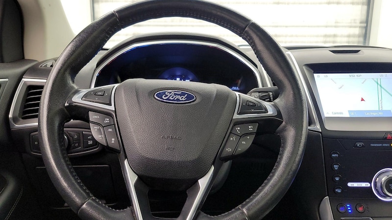 2020 Ford Edge Titanium 10