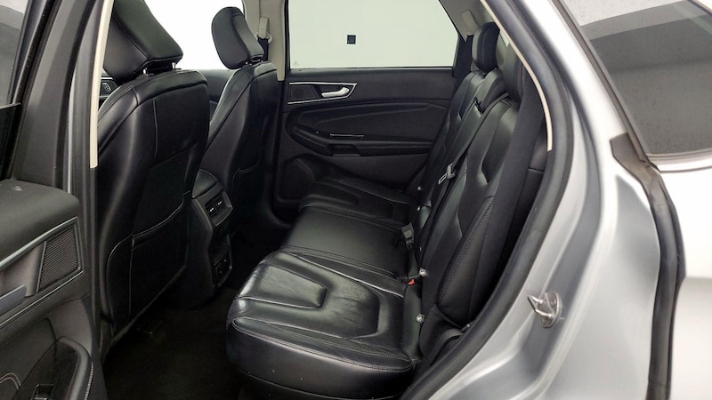 2020 Ford Edge Titanium 21