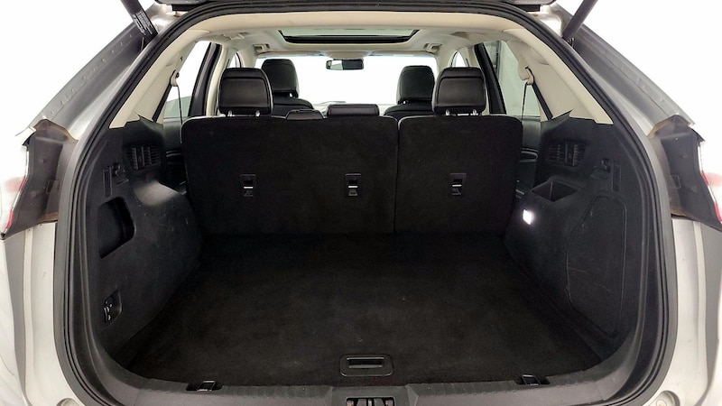 2020 Ford Edge Titanium 22