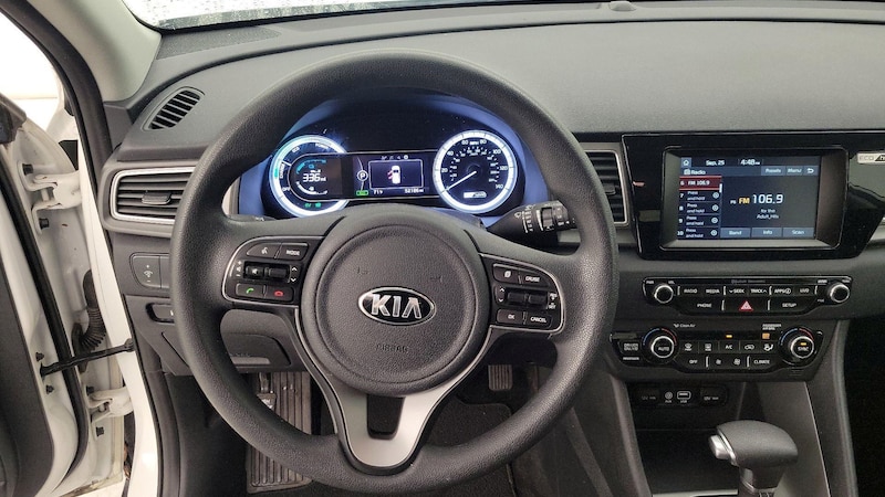 2018 Kia Niro LX 10