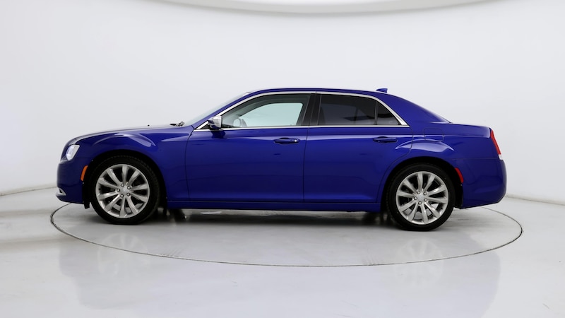 2019 Chrysler 300 Touring 3