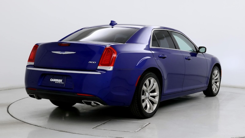 2019 Chrysler 300 Touring 8