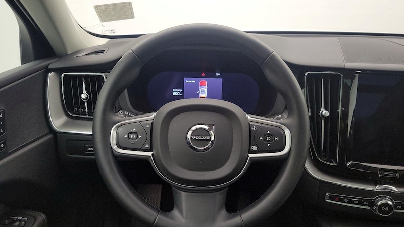 2023 Volvo XC60 B5 Core 10